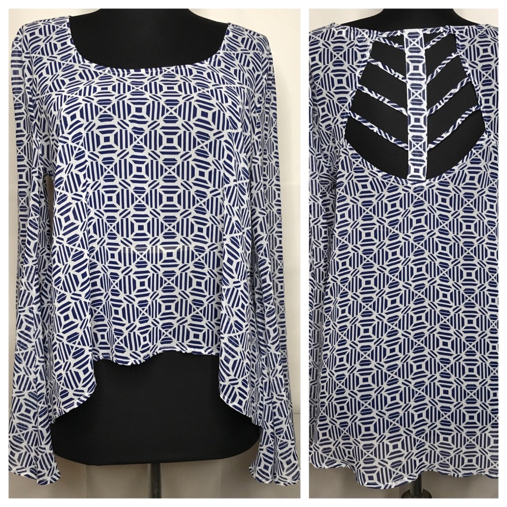 Blu Pepper Size M Bell Sleeve Blouse Blue & White Strappy Back Cutout Hi-Lo Hem